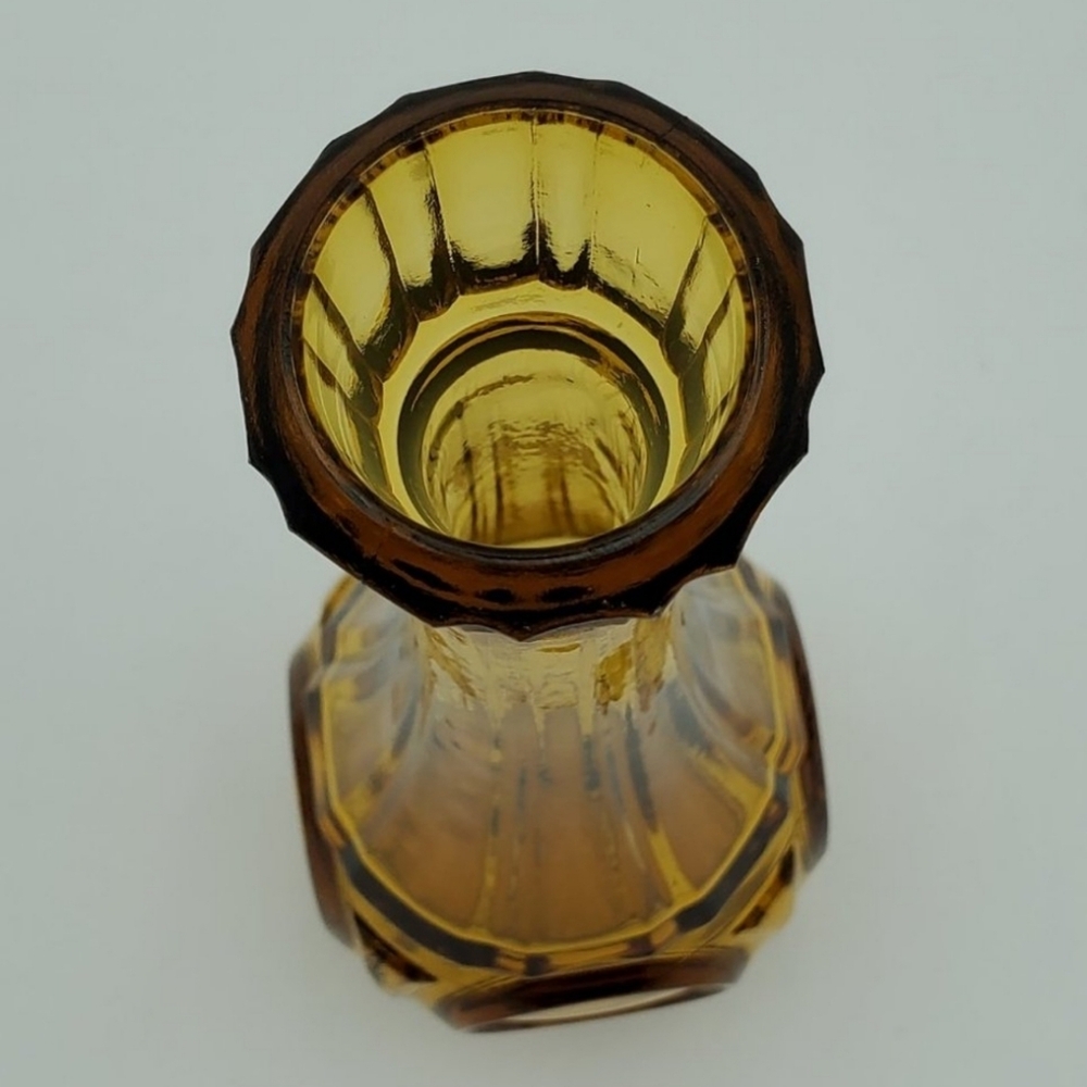 VINTAGE WHEATON AMBER GLASS BULLSEYE BUD VASE BOTTLE 9." TALL RIBBED DECOR